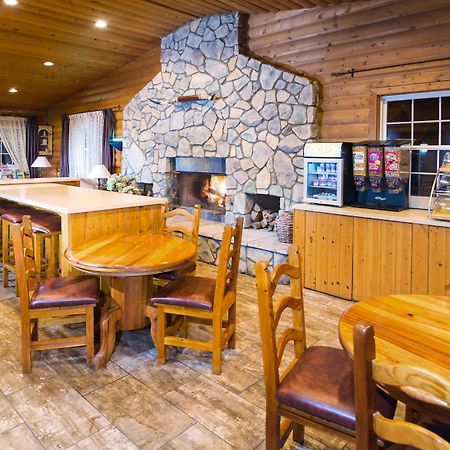 Days Inn By Wyndham Lebec Grapevine Екстериор снимка